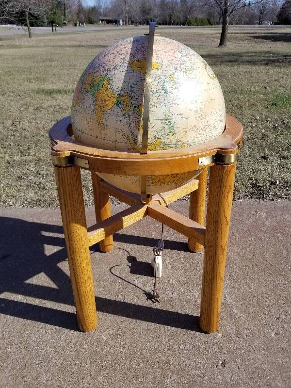 WORLD GLOBE FLOOR LAMP