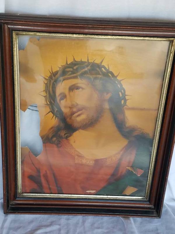 ANTIQUE FRAMED JESUS PICTURE