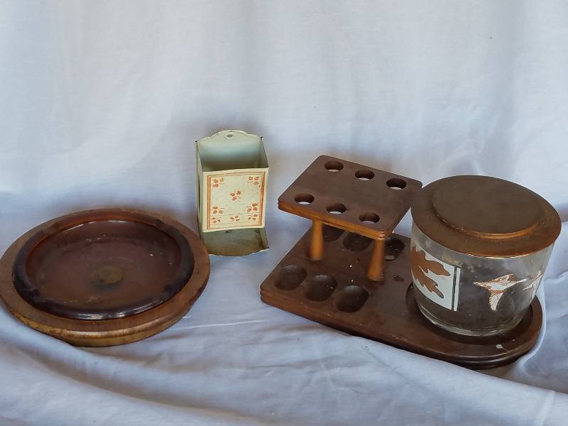 PIPE STAND, TABACCO HUMIDOR, ASH TRAY SET