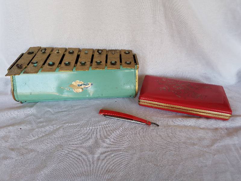 VINTAGE XYLOPHONE AND JEWELRY BOX