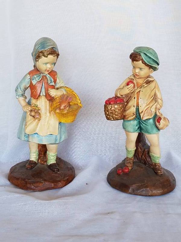 COLLECTIBLE FIGURINES