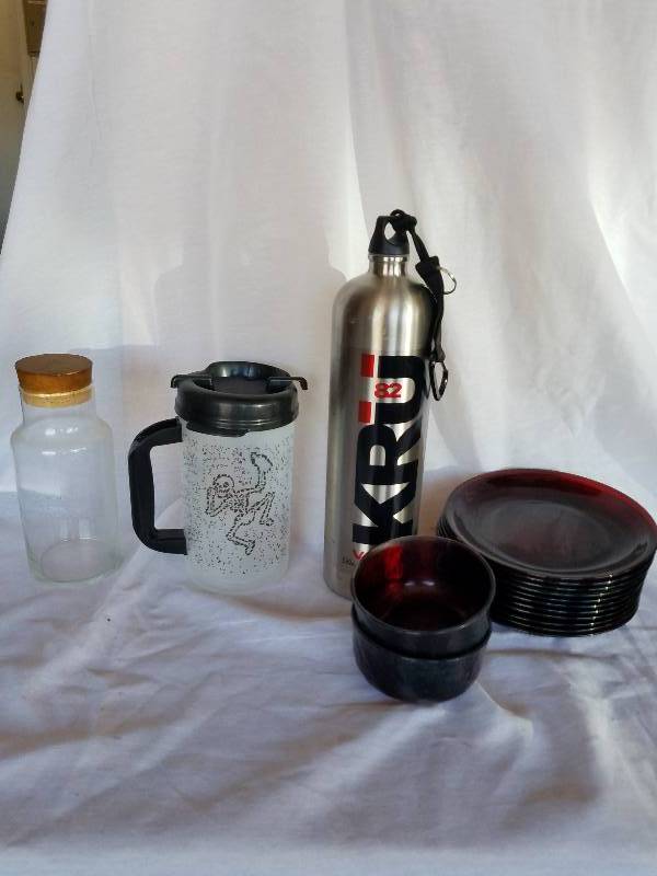 MUGS AND THERMOS