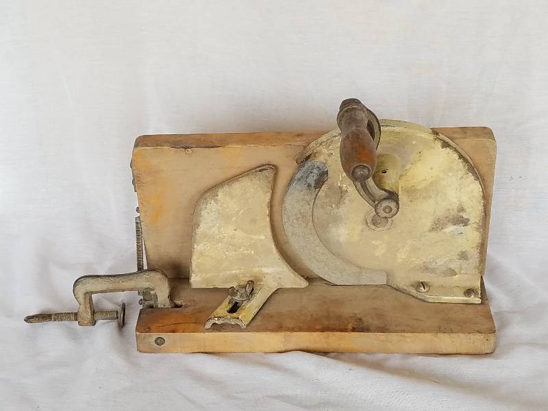 VINTAGE MEAT SLICER
