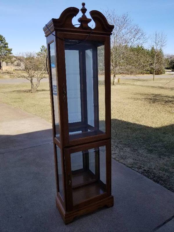 WOOD AND GLASS DISPLAY CABINET