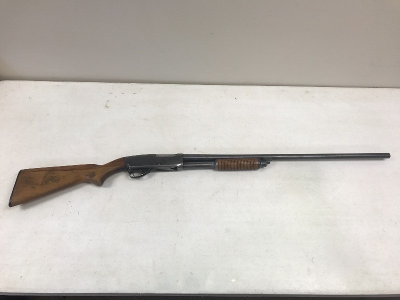 lot 15 image: Savage Model 67F Shotgun