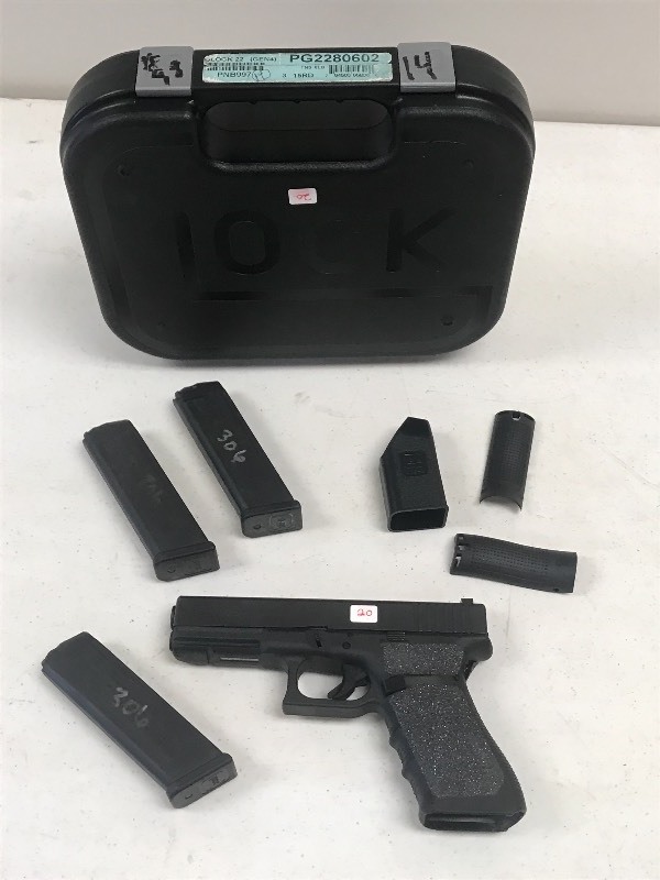 lot 20 image: Glock .40-Caliber Pistol