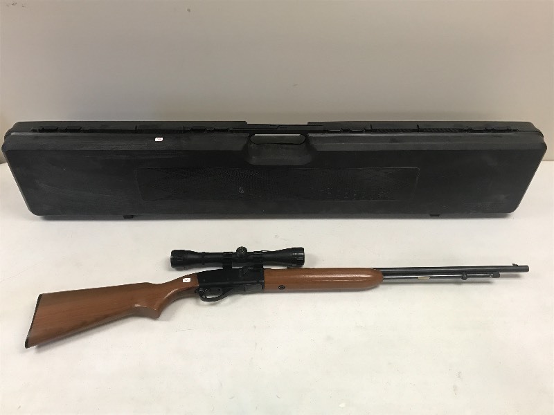 lot 32 image: Remington SpeedMaster Hunting Rifle