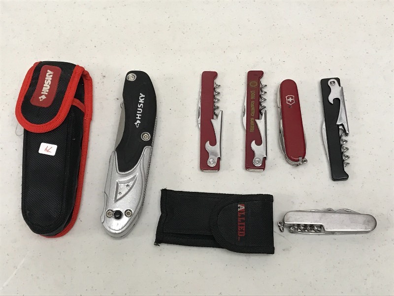 lot 79 image: Lot Of Assorted Pocket Knives & Poc...