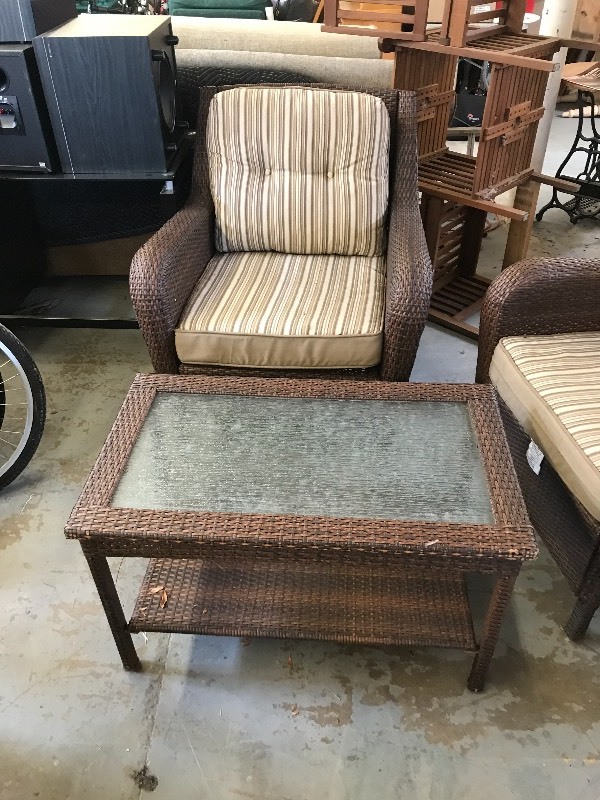 lot 402 image: PATIO WICKER RESIN CHAIRS AND PATIO TABLE