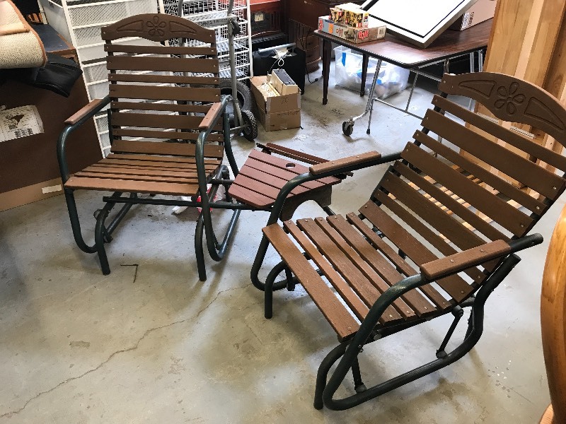 lot 404 image: DUAL SEAT OUTDOOR GLIDER ROCKER