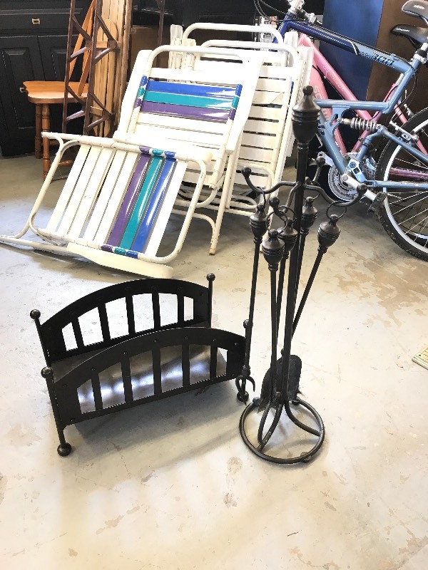 lot 408 image: OILED BRONZE COLOR FIREPLACE SET AND LOG CRADLE