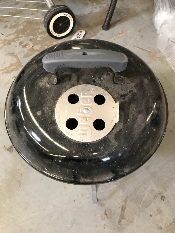 lot 412 image: WEBBER TAILGATE GRILL