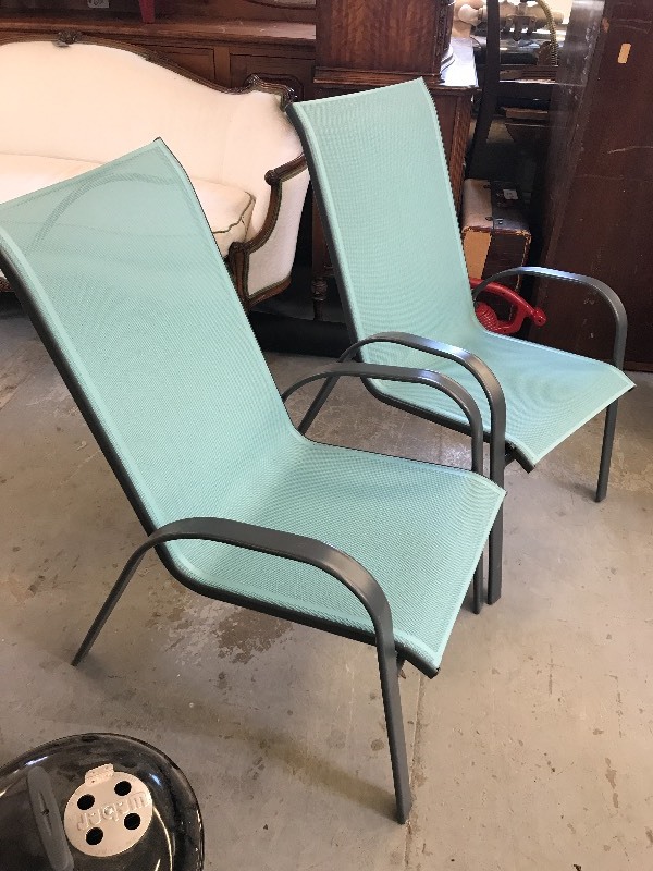 lot 413 image: BLUE MESH AND METAL PATIO CHAIRS