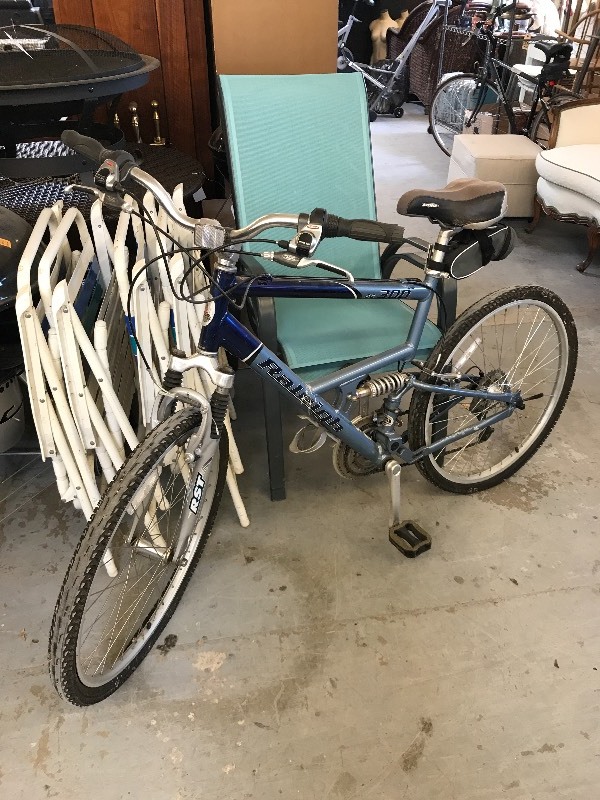 lot 415 image: RALEIGH SC300 24 SPEED MOUNTAIN BIKE