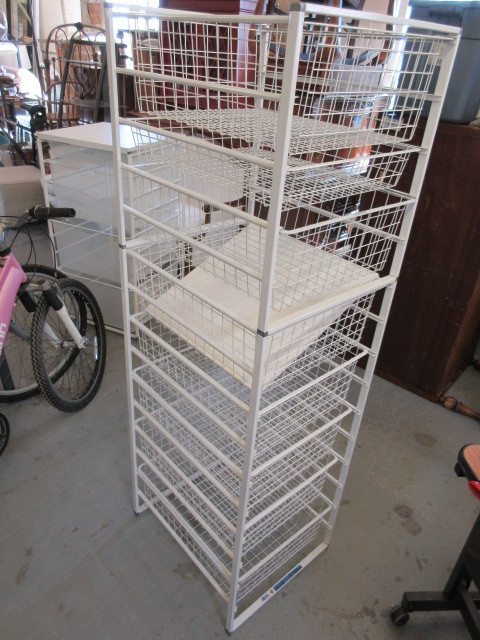 lot 421 image: WIRE BASKET ORGANIZERCADDIE