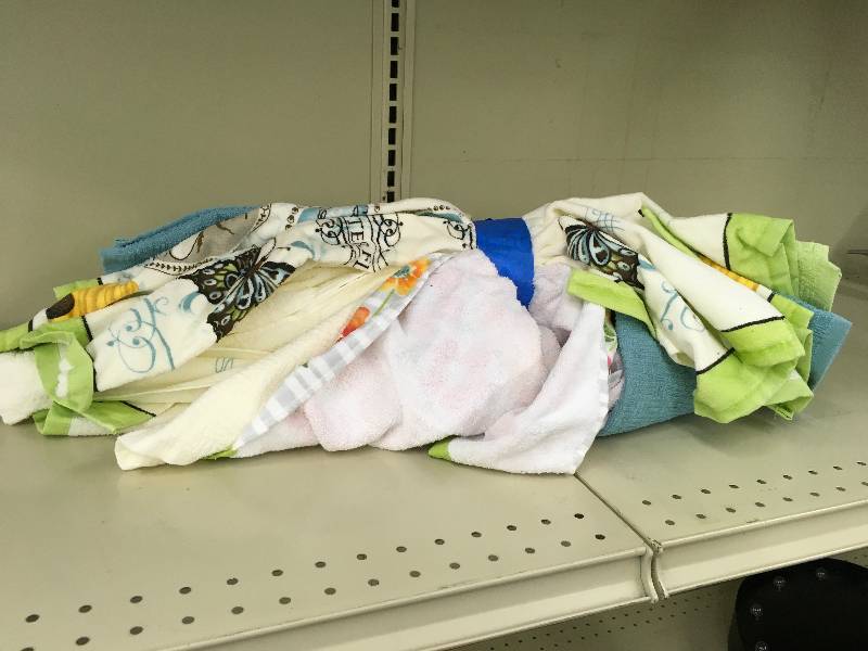 KITCHEN TOWELS, RETAIL $8.99