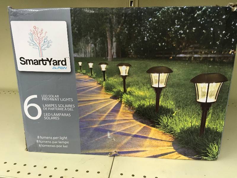 SOLAR PATHWAY LIGHTS, RETAIL $39.99