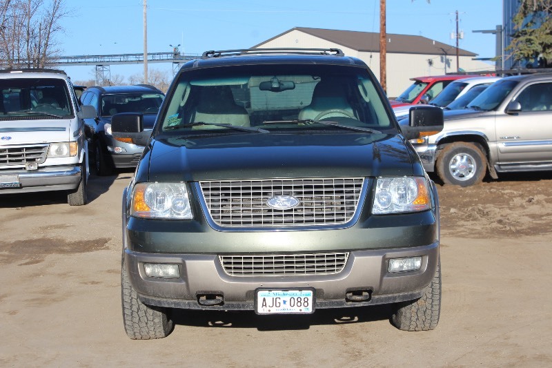 lot 2423 image: 2003 Ford Expedition Eddie Bauer 4x4