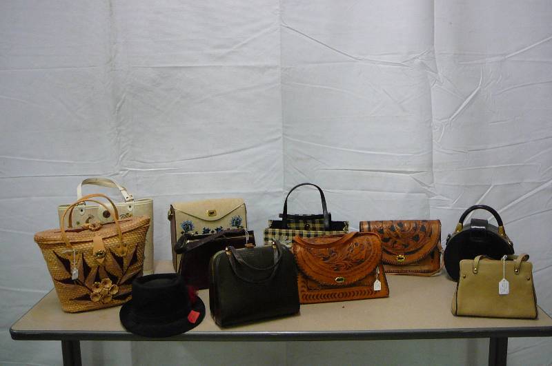 lot 34 image: Lot of vintage purseshandbags, Mens Fedora hat size 7 38, 10 count