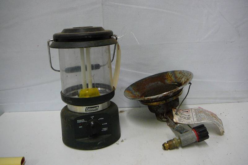 lot 43 image: Coleman Electric Lantern Mr. Heater
