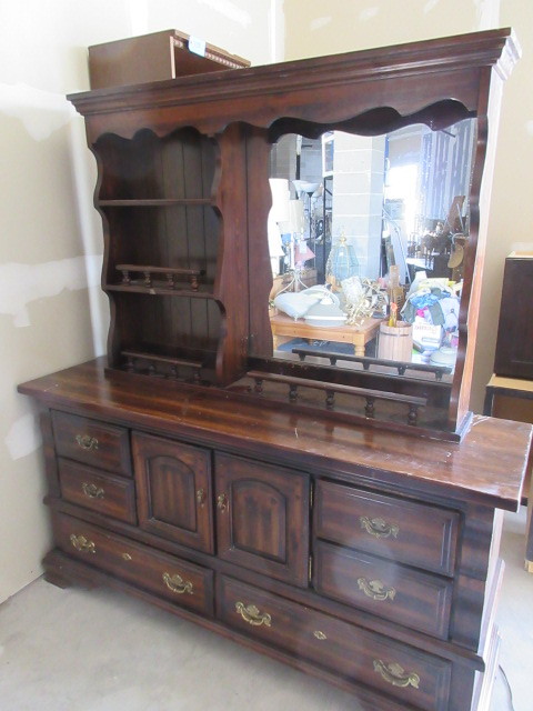 SOLID WOOD DRESSER WITH LIGHT UP HUTCH TOP
