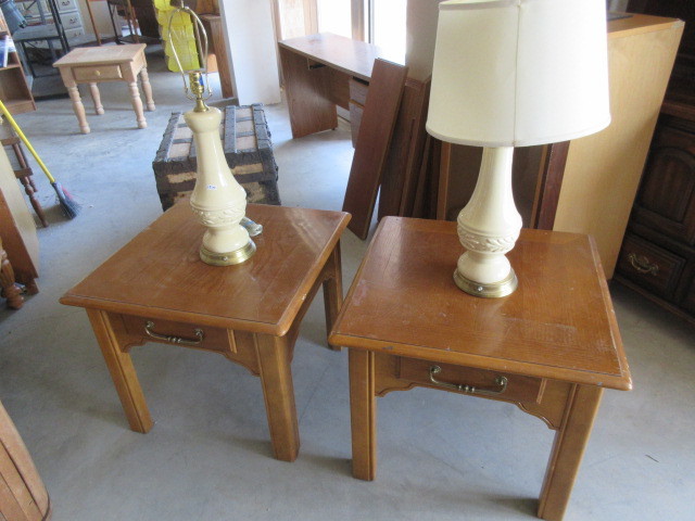 END TABLES WITH LAMPS