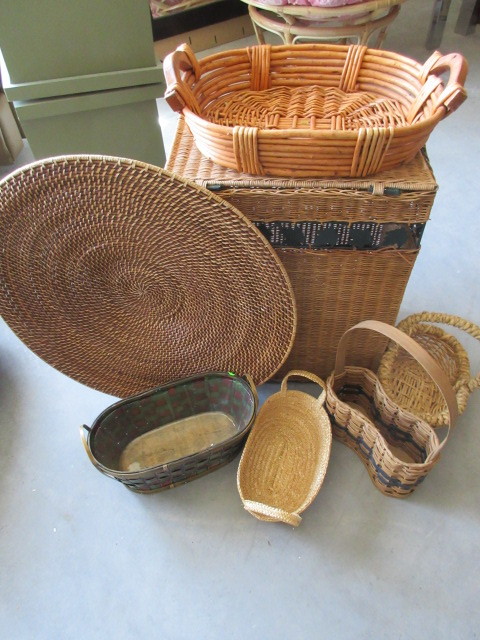 WICKER HAMPER AND ACCESSORIES