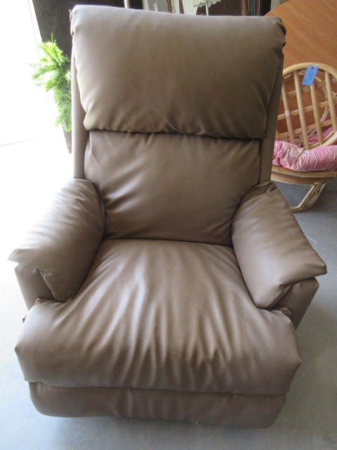 VINYL RECLINER