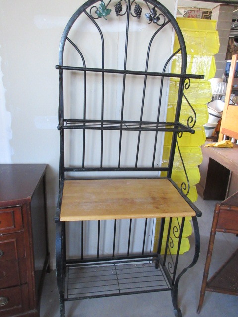 BAKERS RACK