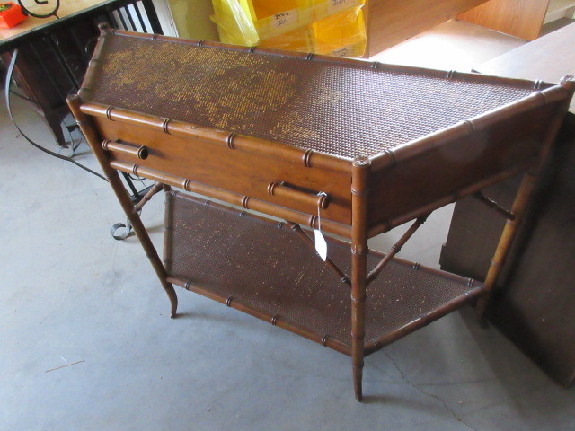 BAMBOO STYLE TABLE