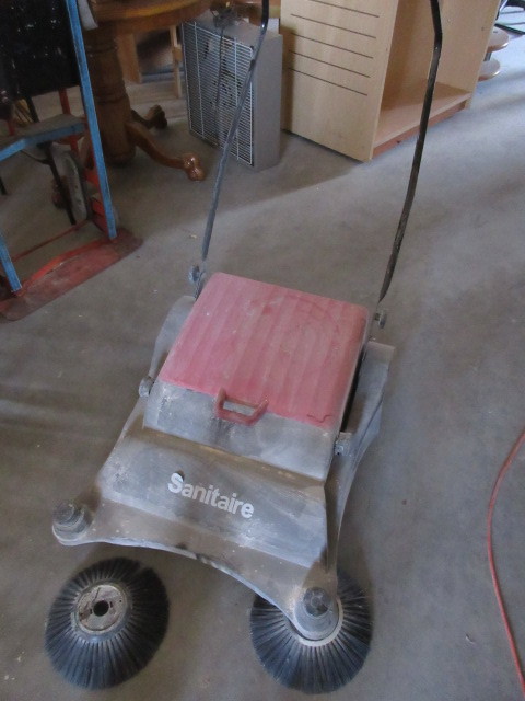 WALK BEHIND FLOOR SWEEPER