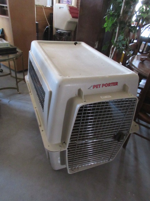 EXTRA LARGE ANIMAL CRATE