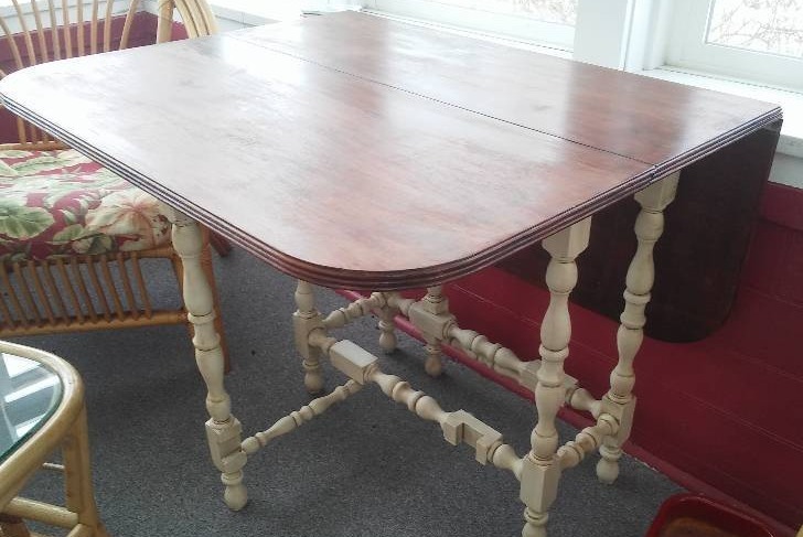 lot 154 image: Vintage Drop Leaf Table, 36L x 30H x 12W