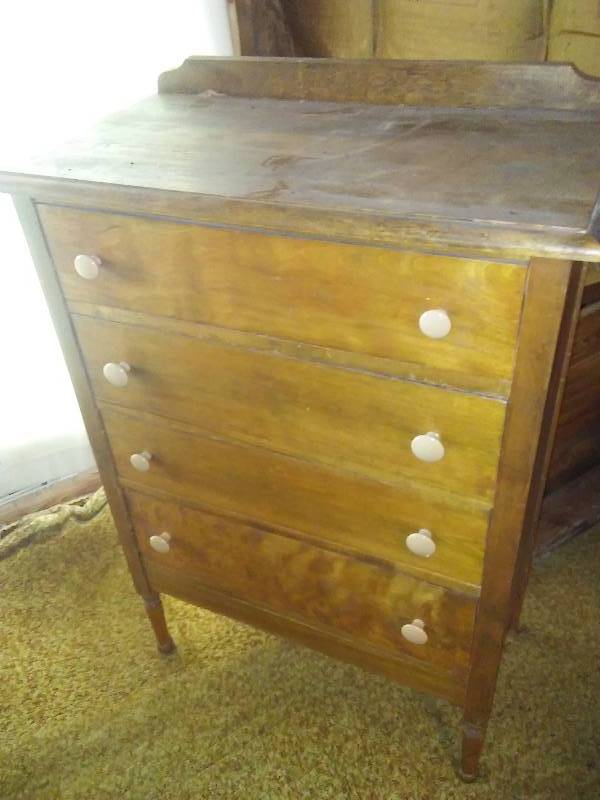 lot 168 image: 4 Drawer Dresser, 28W 16D 42H