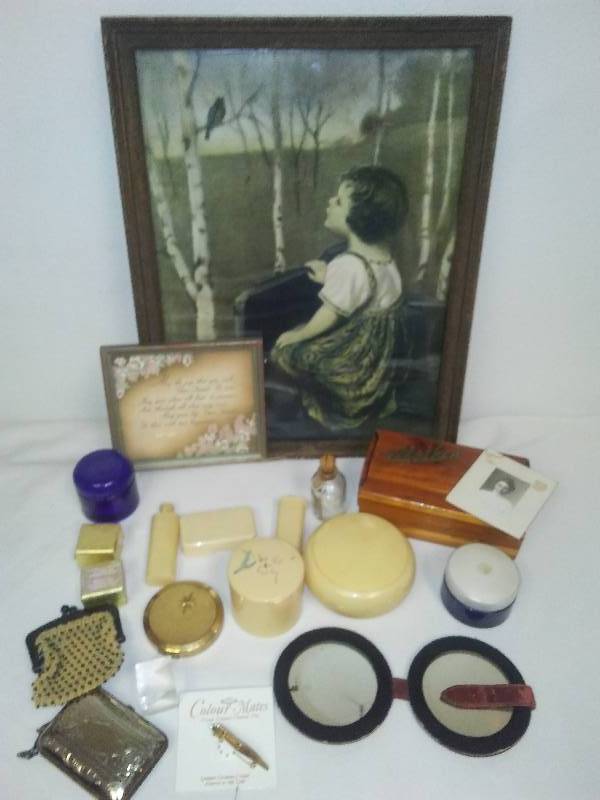 lot 178 image: Super Cool Vintage Display Lot  See Pics