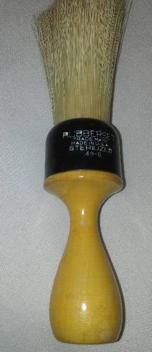 lot 179 image: Vintage Shaving Display  each lot different