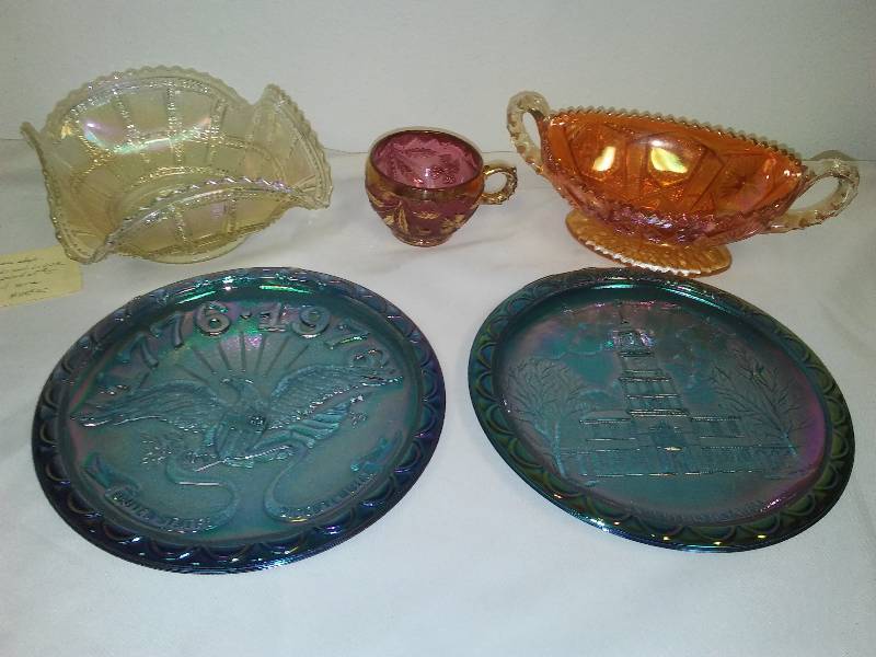 lot 209 image: Vintage Carnival Glass Variety (5) Fabulous condition