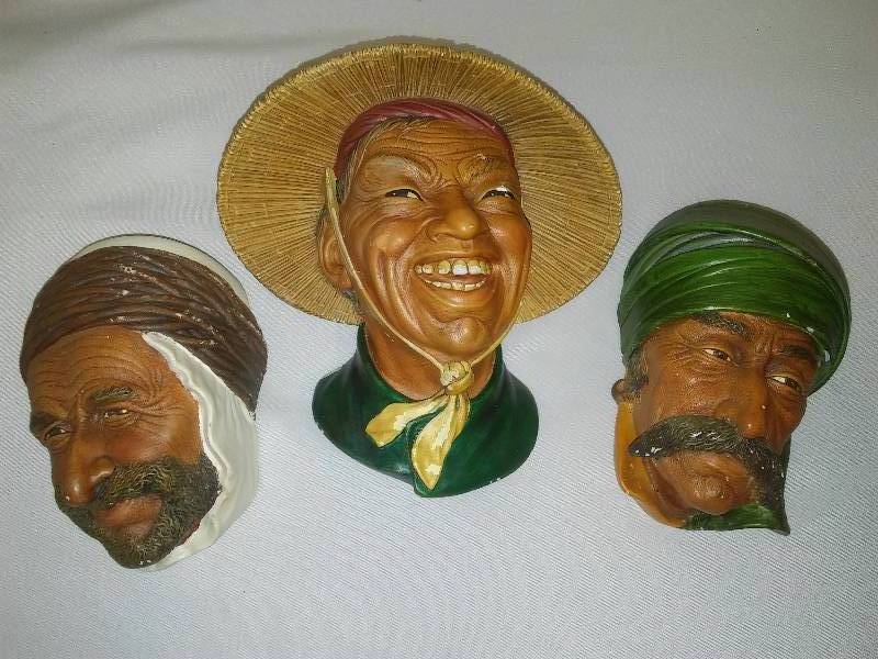 lot 213 image: Vintage Bossom Chalkware Heads (3)