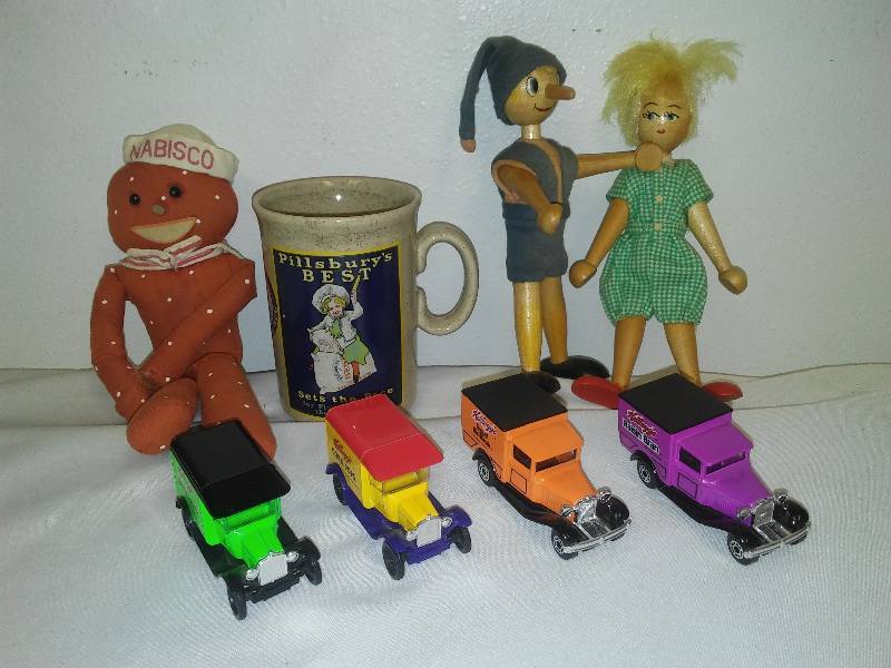lot 216 image: Vintage toys and advertising