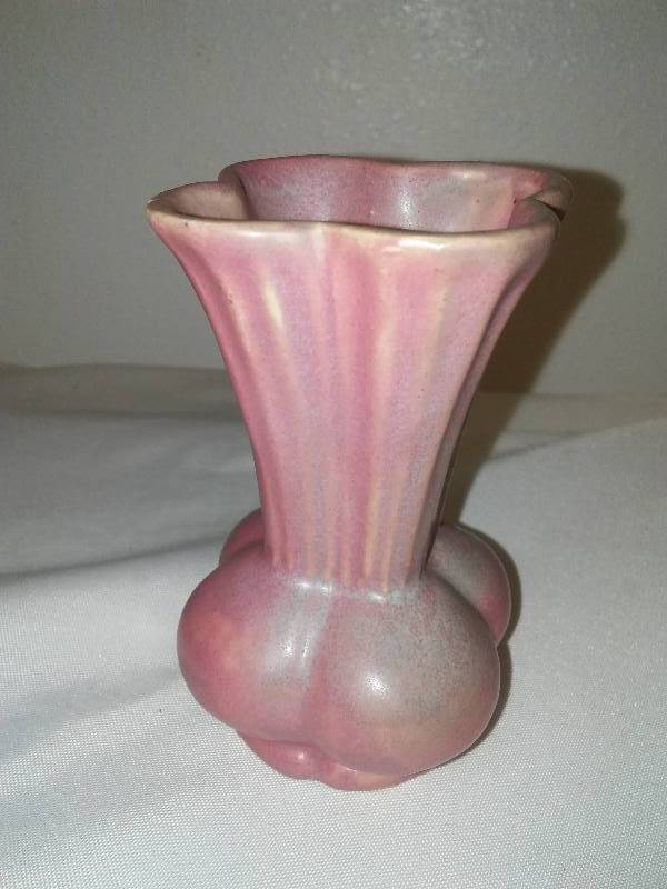lot 217 image: Vintage Niloak Pottery  MINT