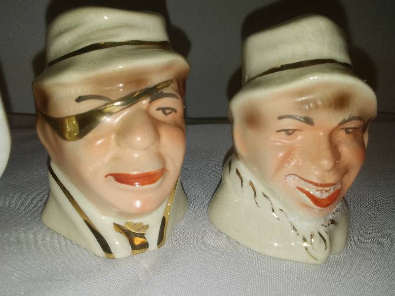 lot 220 image: Vintage SP Shakers, Trigger & Dirk and Coventry Amsterdam, Holland