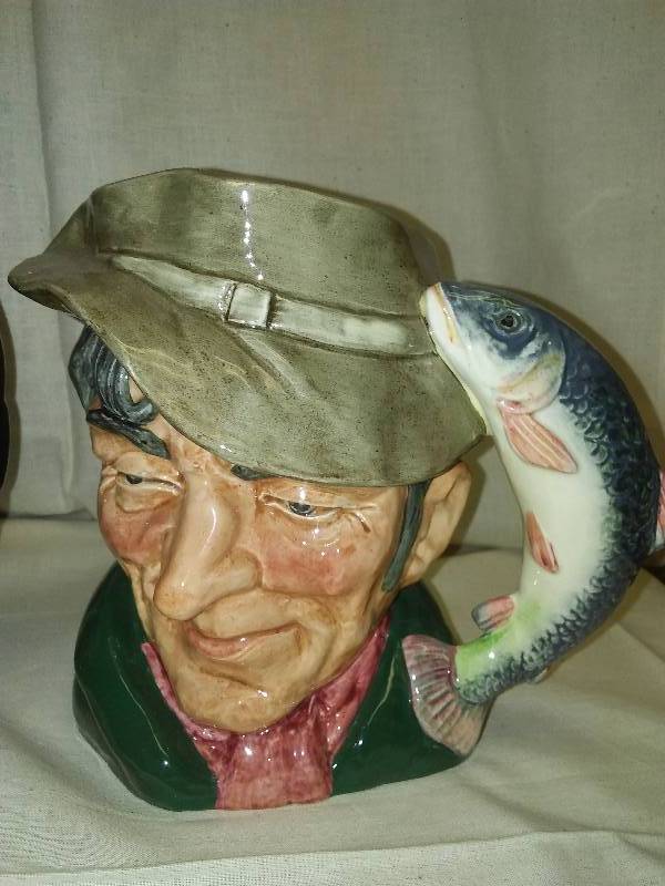 lot 260 image: Vintage Royal Doulton The Poacher and Lobster man