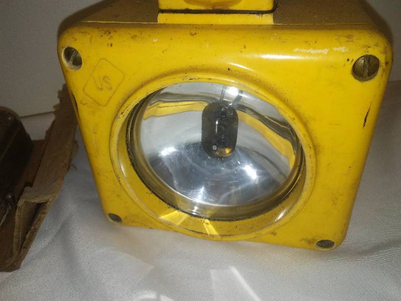 lot 261 image: Vintage New Thermostat and light