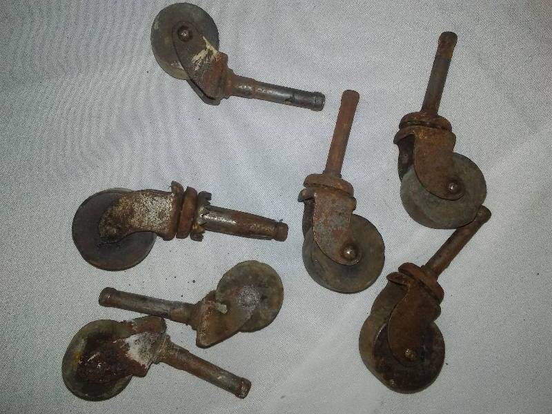lot 263 image: Wooden Casters, switches and rheostats