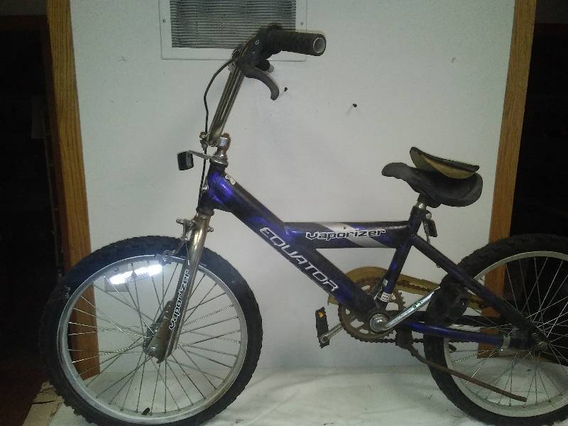 lot 280 image: Boys 18 in. Bike