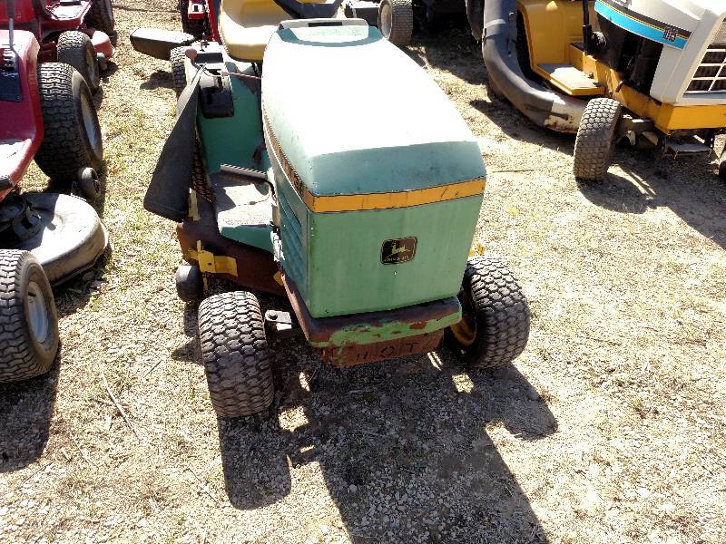 lot 13 image: John Deere STX38 38 Riding Mower, ...