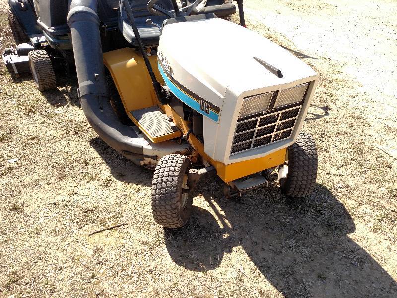 lot 16 image: Cub Cadet 10115 32 Riding Mower, 1...