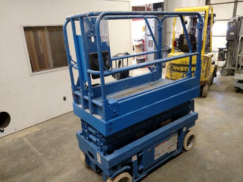 lot 1 image: Genie GS1930 Electric Scissor Lift,...