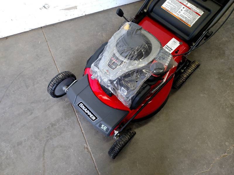 lot 8 image: Snapper Model 881544-00 SE 20 Mowe...