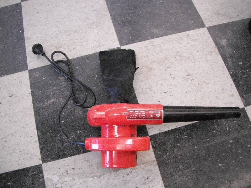 Leaf Blower
